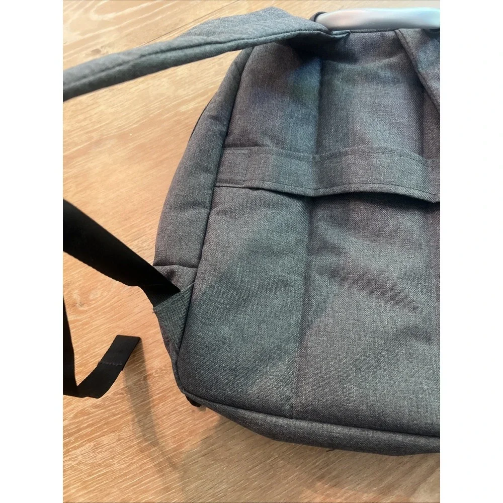 Tretorn Tech Laptop School And Travel Backpack Tote Gray Fog Excellent